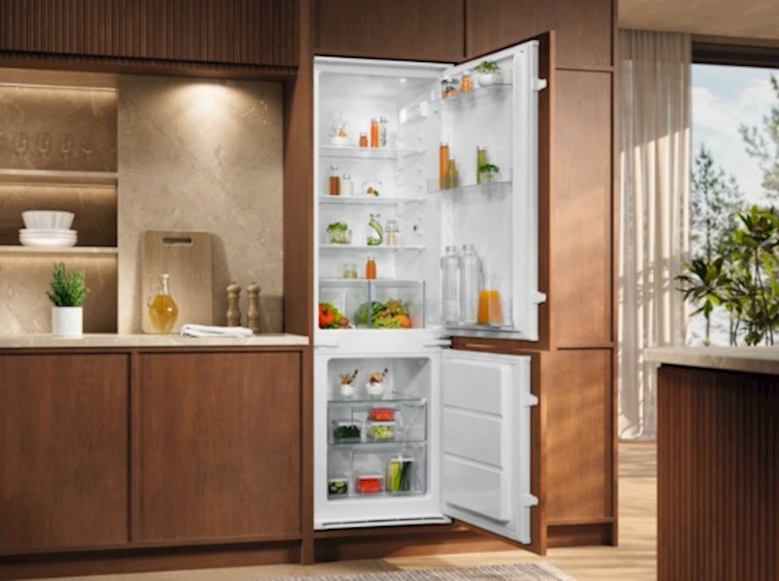 Frižider ELECTROLUX sa zamrzivačem LNS3LE18S