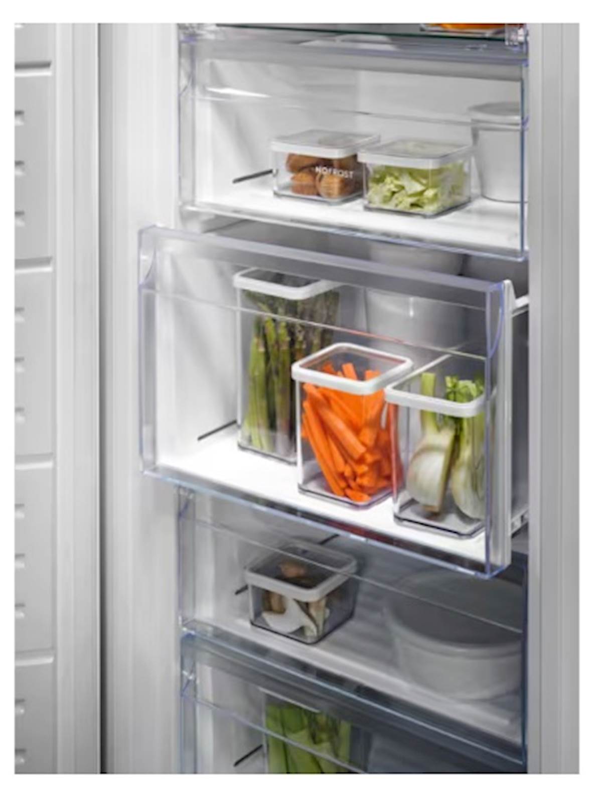 Zamrzivač ladičar ELECTROLUX 600 NoFrost LUT6NE28U